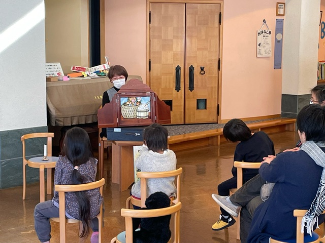 やまなみのおはなし会の様子